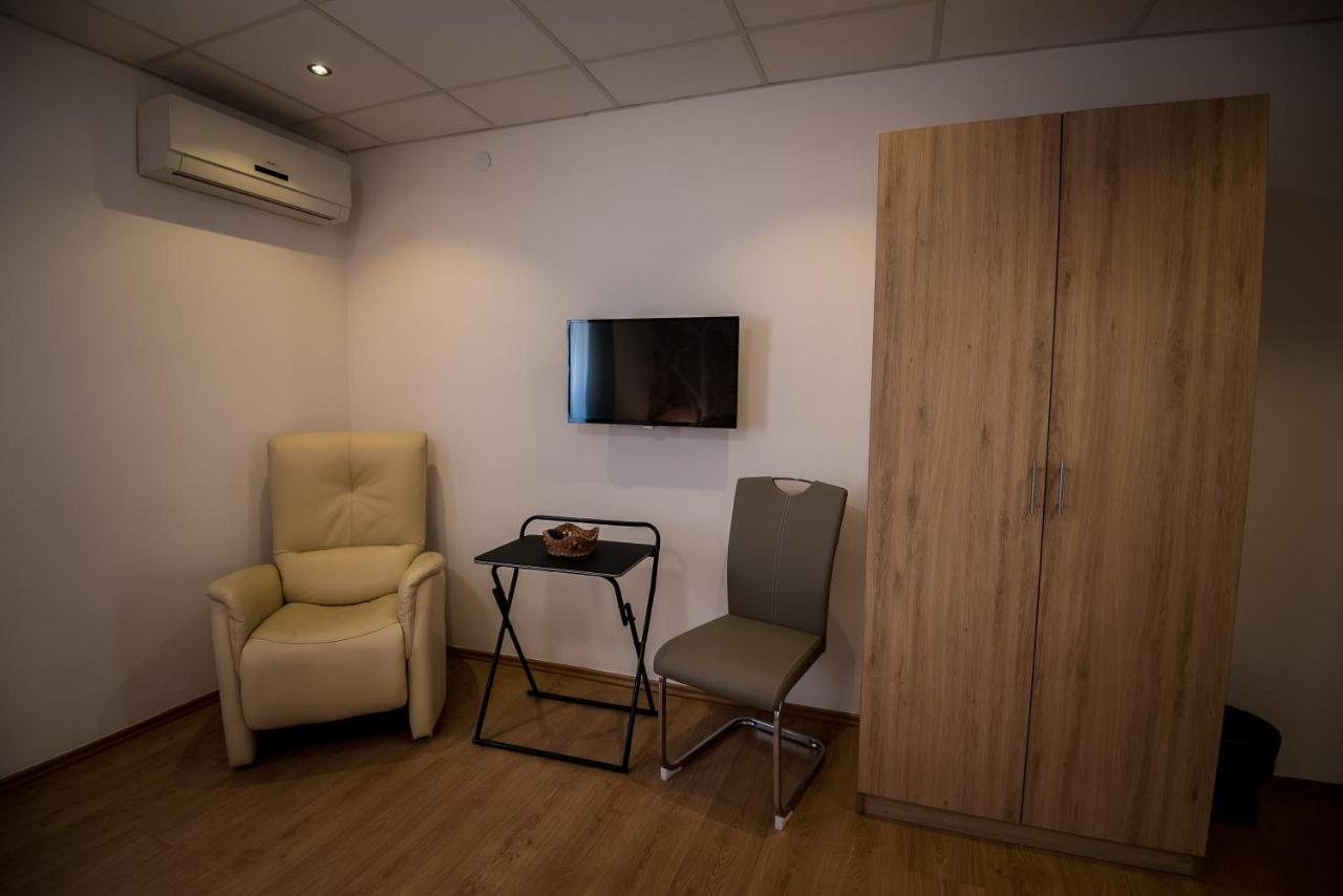 Mokka Apartman Szegedin Exterior foto