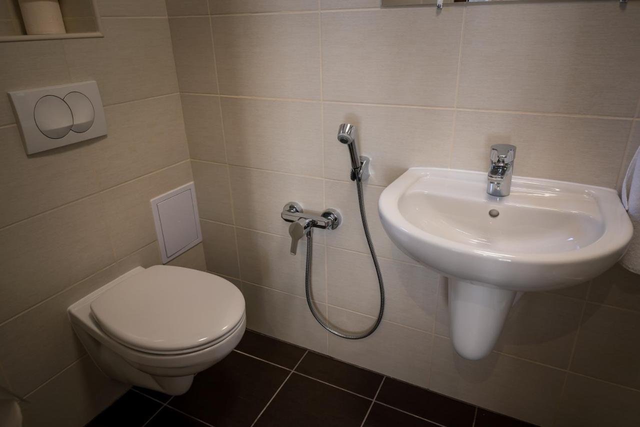 Mokka Apartman Szegedin Exterior foto